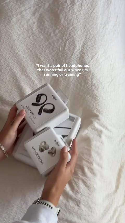 Instagram post by @scarlyparkerr for Shokz. Caption reads: [...] of *redeacted* then I got you: All from....