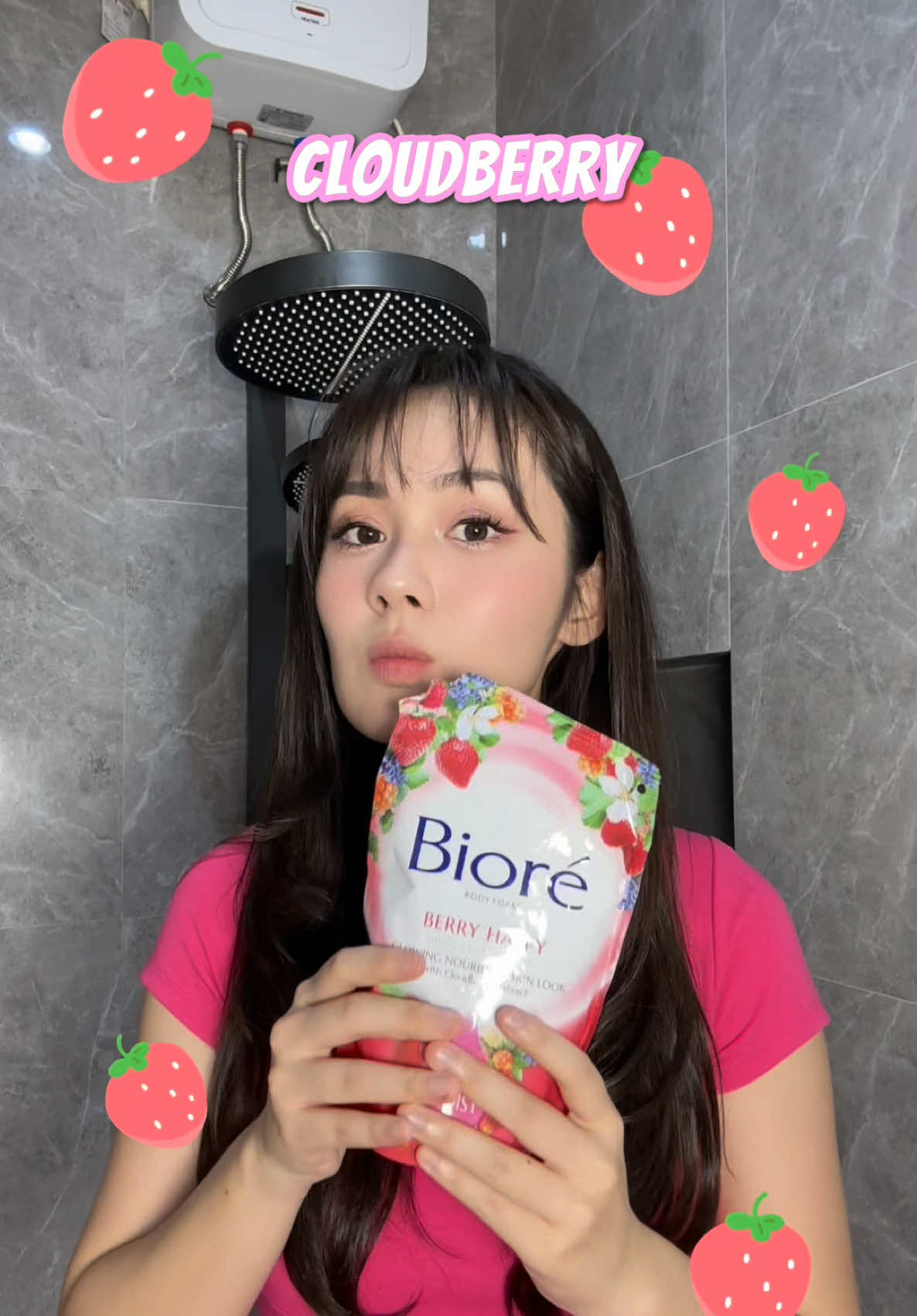 TikTok post by @jennifereve for Bioré. Caption reads: Kulit lembap = mood happy Sejak pakai Biore Body....