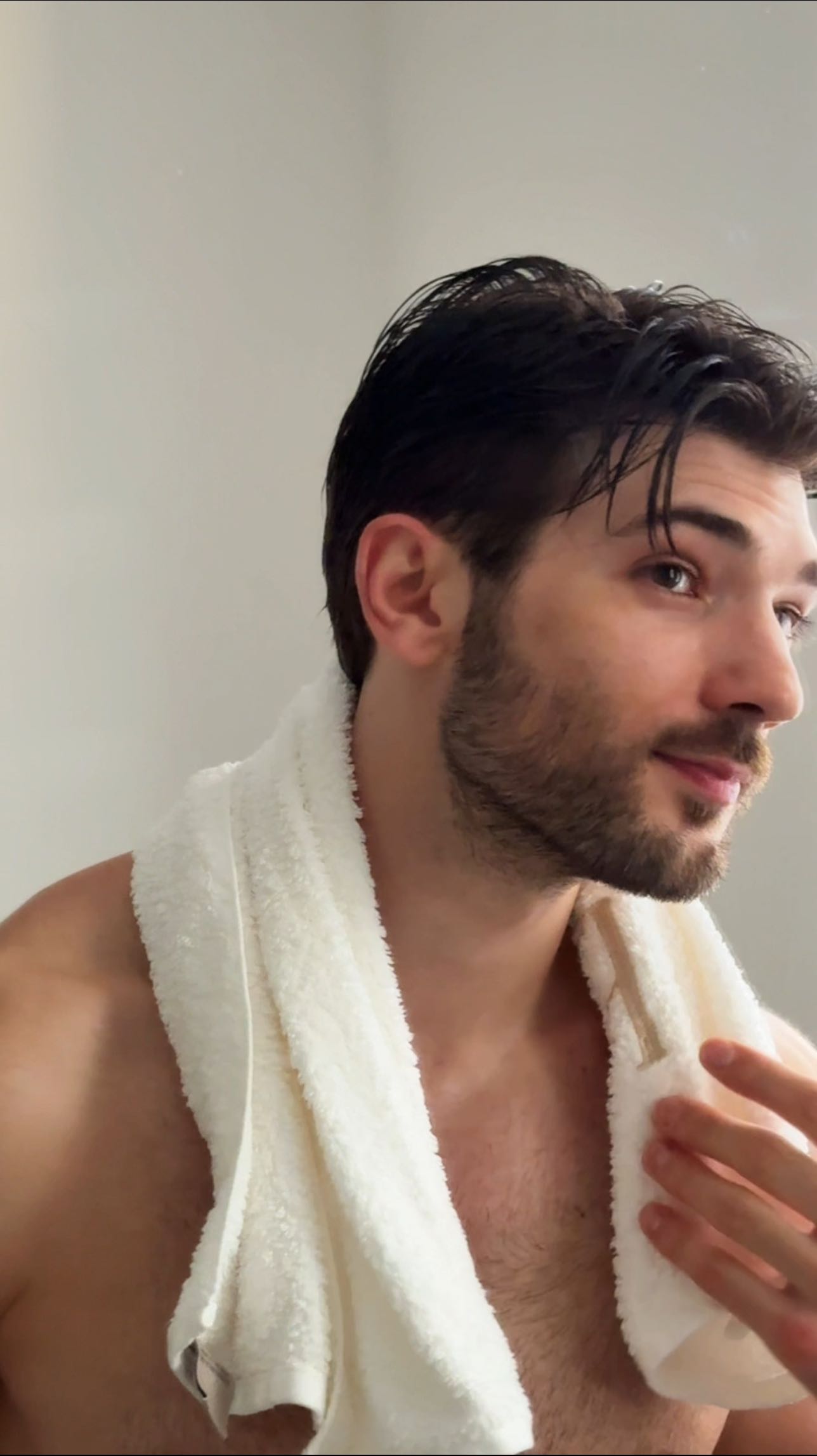 Instagram post by @voitena_ for POLISHOP. Caption reads: Na correria do dia a dia, eu preciso de....