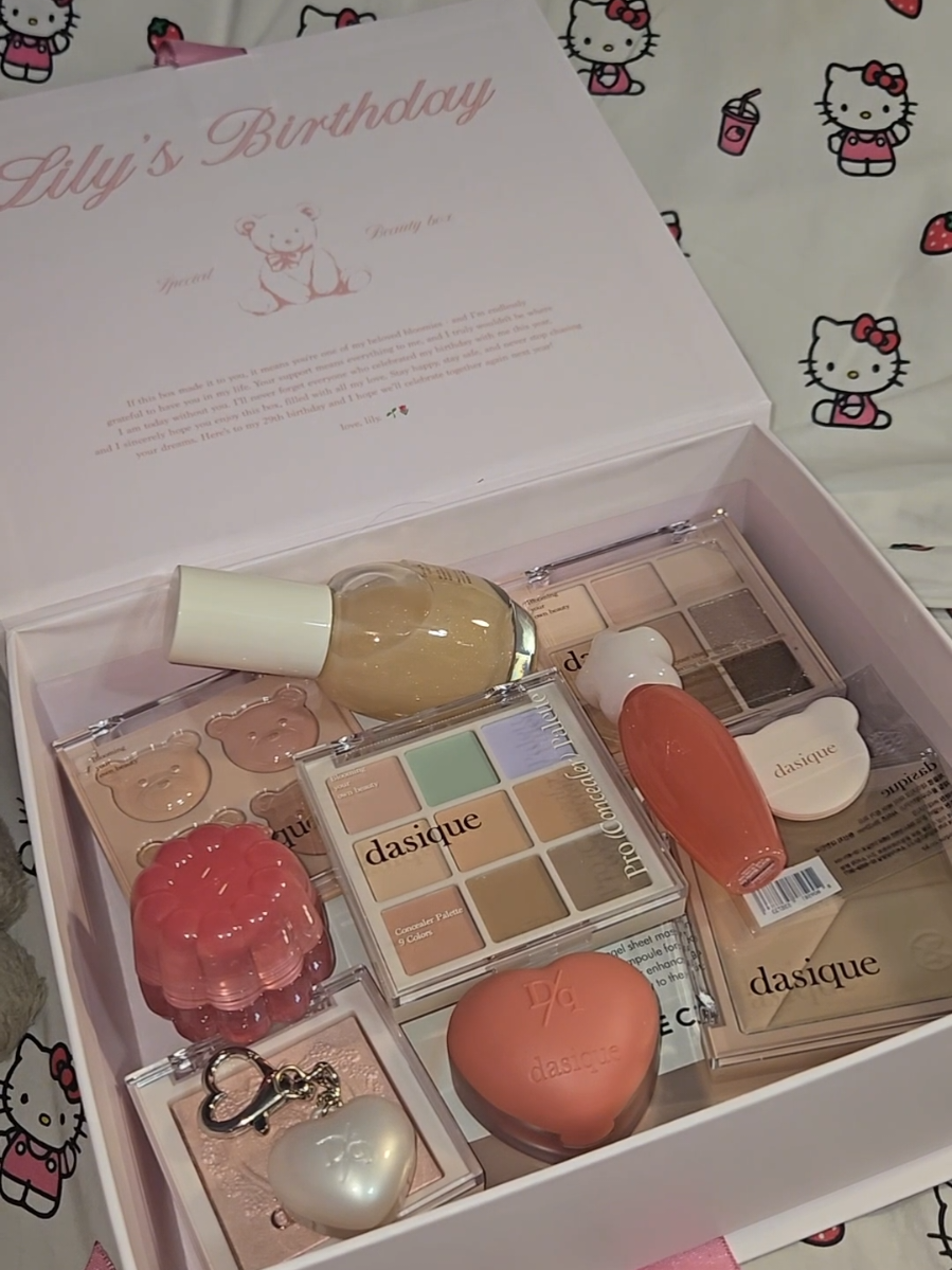 TikTok post by @onlykaz for Dasique. Caption reads: thank you so much to @lily @dasique US 💗 #fyp....