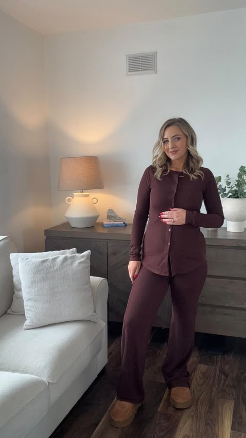 Instagram post by @amy_o_brien_ for Boohoo. Caption reads: [...] it comes In brown and grey 🤎🩶 From @boohoo....