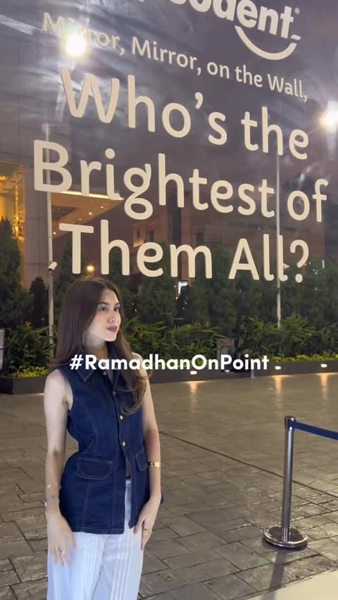 Instagram post by @kanayatrisya for Cosmopolitan. Caption reads: Ramadan glow up hits different when your smile is....