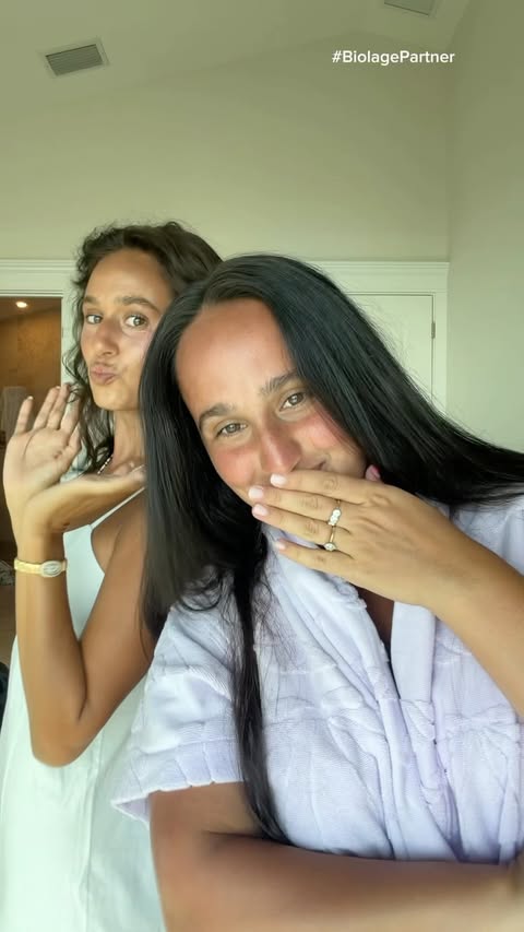 Instagram post by @rachelmuse for Biolage. Caption reads: [...] when your sister is around 💓 @biolage Hydra....