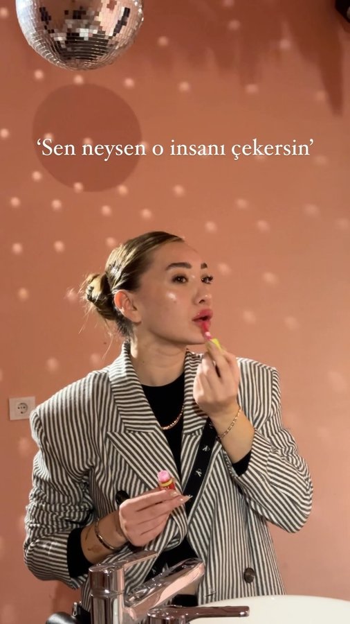 Instagram post by @cereenozcn for Juste Studio. Caption reads: Reality effect.