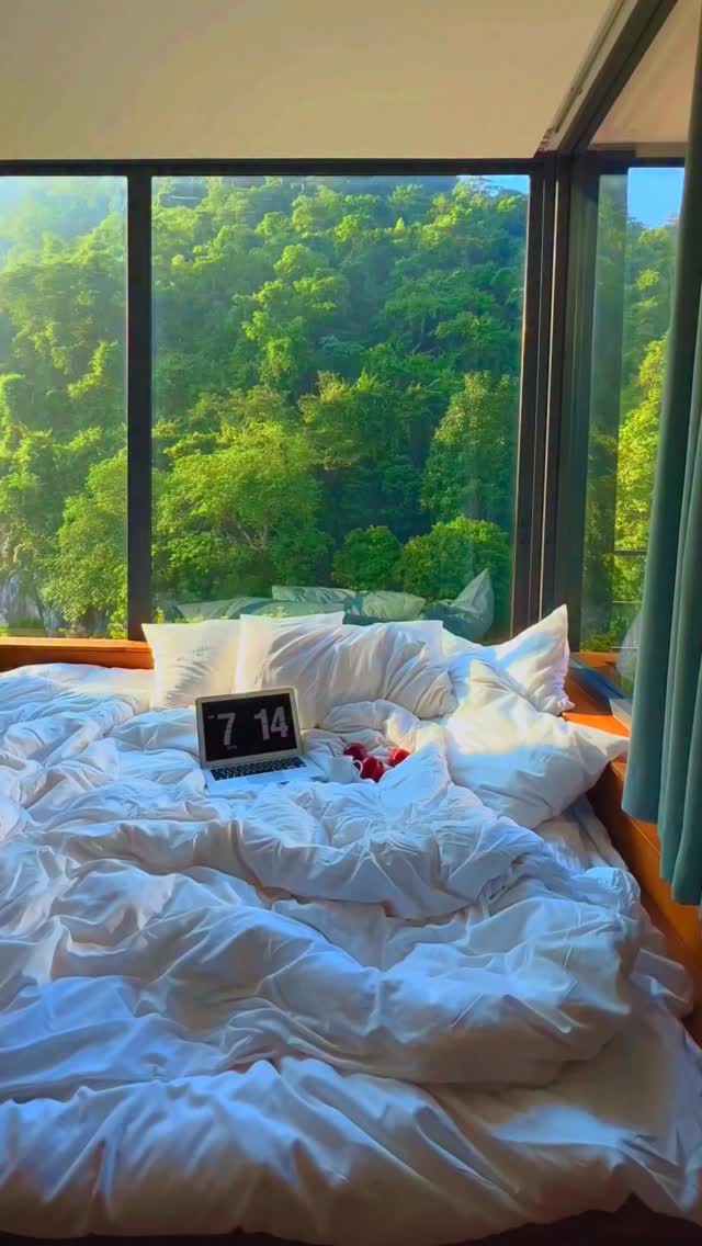 Instagram post by @sunny_rung for SAMSONITE. Caption reads: 7 unique stays in Khao Yai ✨

Just a short drive....