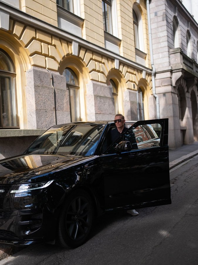Instagram post by @mikaelforssell9 for Land Rover. Caption reads: *AD @rangerover Power Meets Prestige🤩💪🏻 To me,....