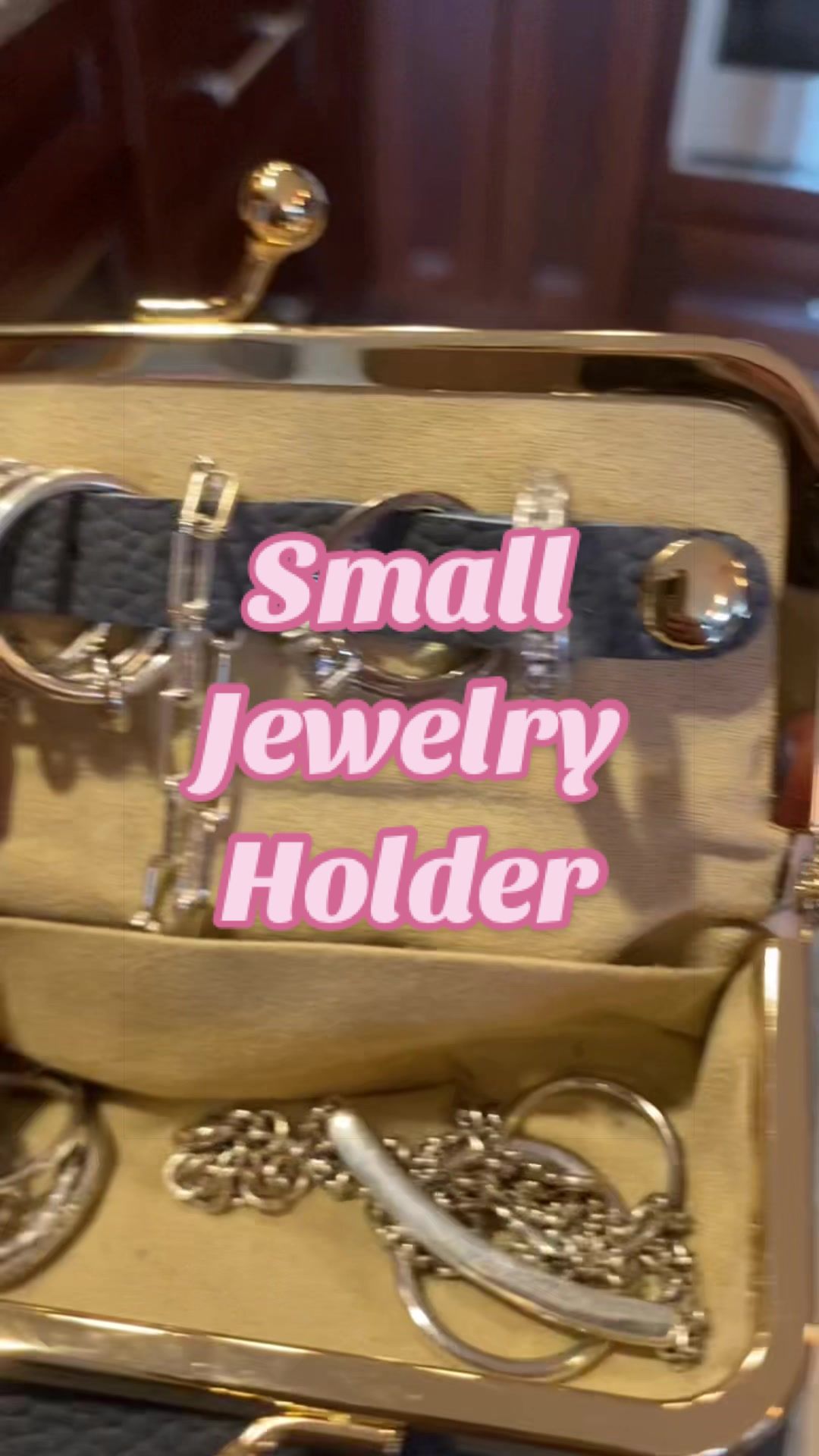 TikTok post by @mama5.finds for Royal Bagger. Caption reads: [...] #jewelryholder #jewelrypouch @ROYAL BAGGER....