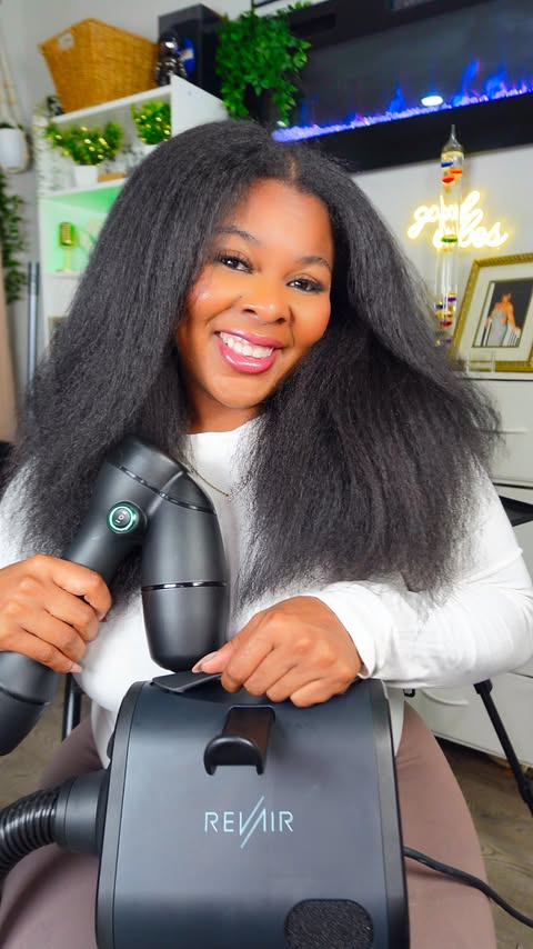 Instagram post by @asalwaysaleia for RevAir. Caption reads: My TOP favorite things about the RevAir ☁️❤️

It’s....