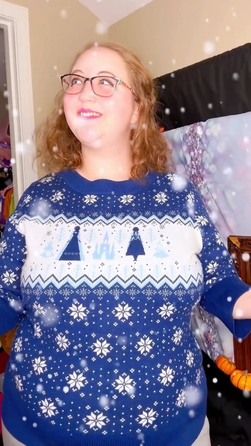 Instagram post by @vicksipixiecosplay for Unique Vintage. Caption reads: [...] you this and my other piece from....