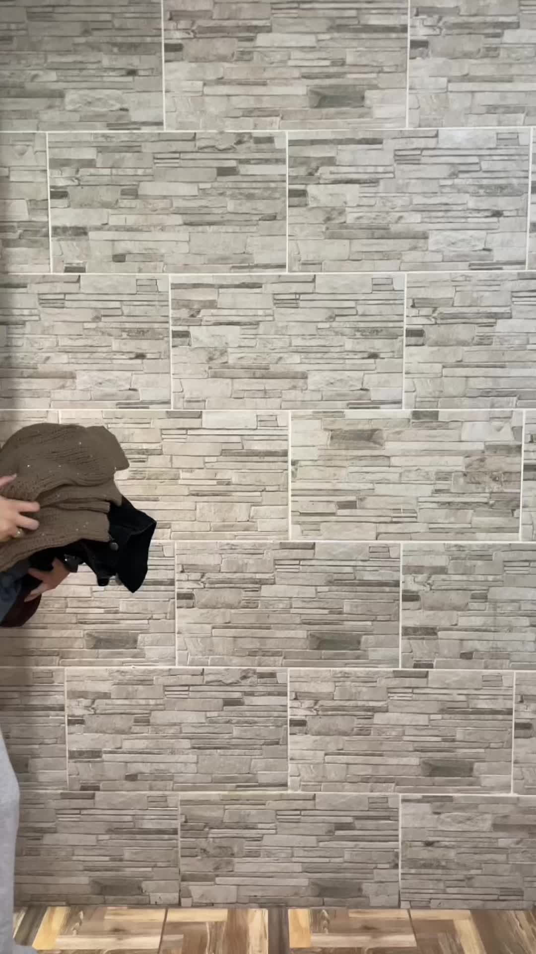 TikTok post by @yasmin_xyw for Felicita. Caption reads: SHEIN Fit Check Challenge! Pesquise por MD3UP na....