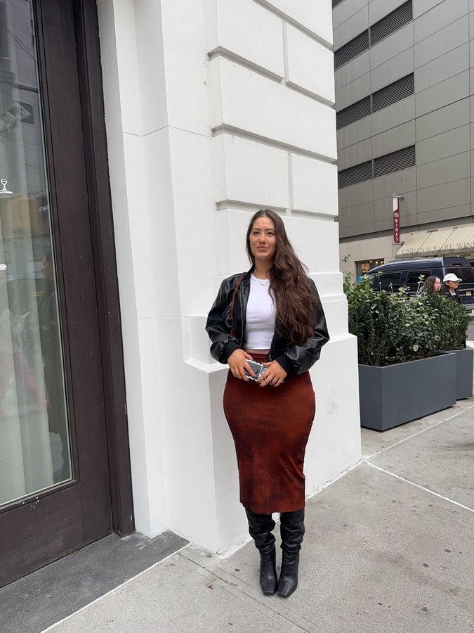 Instagram post by @shityoushouldeat for Jewlr. Caption reads: had to do a little photo shoot because it’s my....