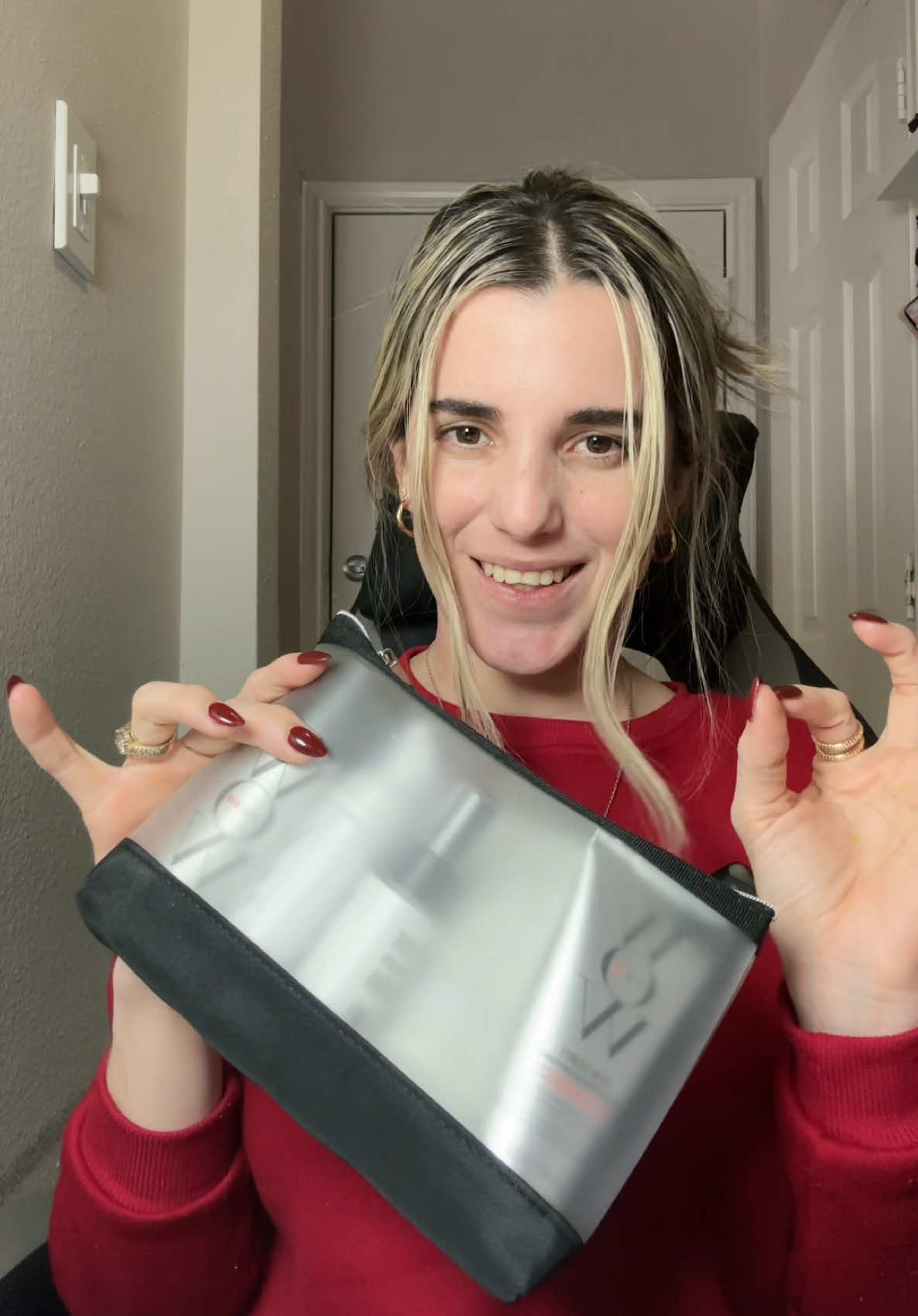 TikTok post by @lisy_tips for Color Wow Hair. Caption reads: @Color Wow Hair.