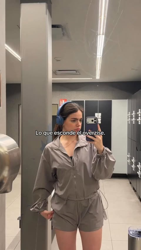 Instagram post by @albaclouthier for Fashion Nova. Caption reads: ¿Nada? @Fashionnova #Fashionnova #publicidad....