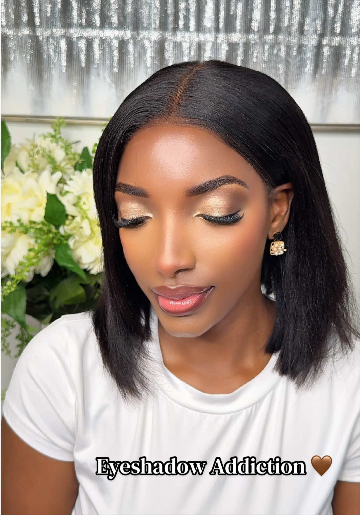 TikTok post by @mary_wiginfluencer for Shein.wig. Caption reads: My latest obsession: this eyeshadow palette😍.