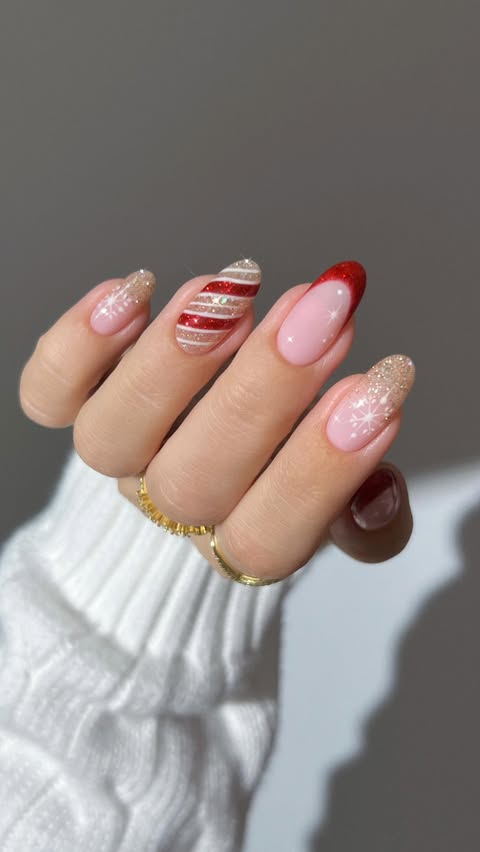 Instagram post by @heygreatnails for Modelones. Caption reads: [...] full holiday glow mode activated 💫....