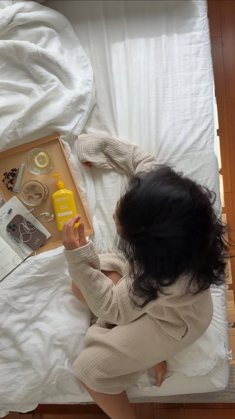 Instagram post by @luciayliu for Hempz. Caption reads: [...] Magnesium to soothe and restore🌙 The....