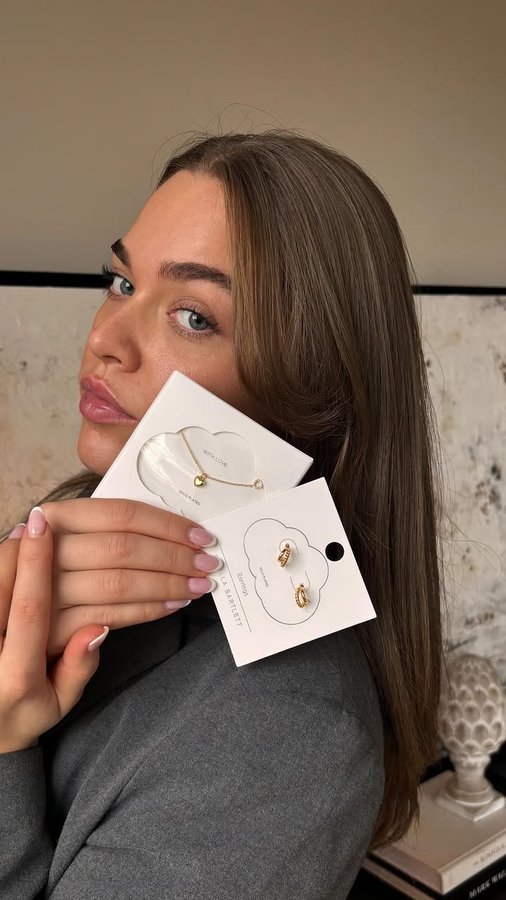 Instagram post by @styldbymaisie for Estella Bartlett. Caption reads: [...] makes you feel like that girl. 💛....