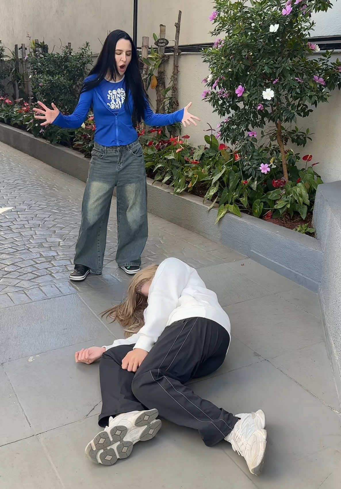 TikTok post by @doarda for Embelleze. Caption reads: [...] no mission #NovexReposiçãoDeMassa @Embelleze....