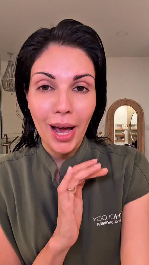 Instagram post by @drshoskin for Physicians Formula. Caption reads: [...] or irritates my skin.....