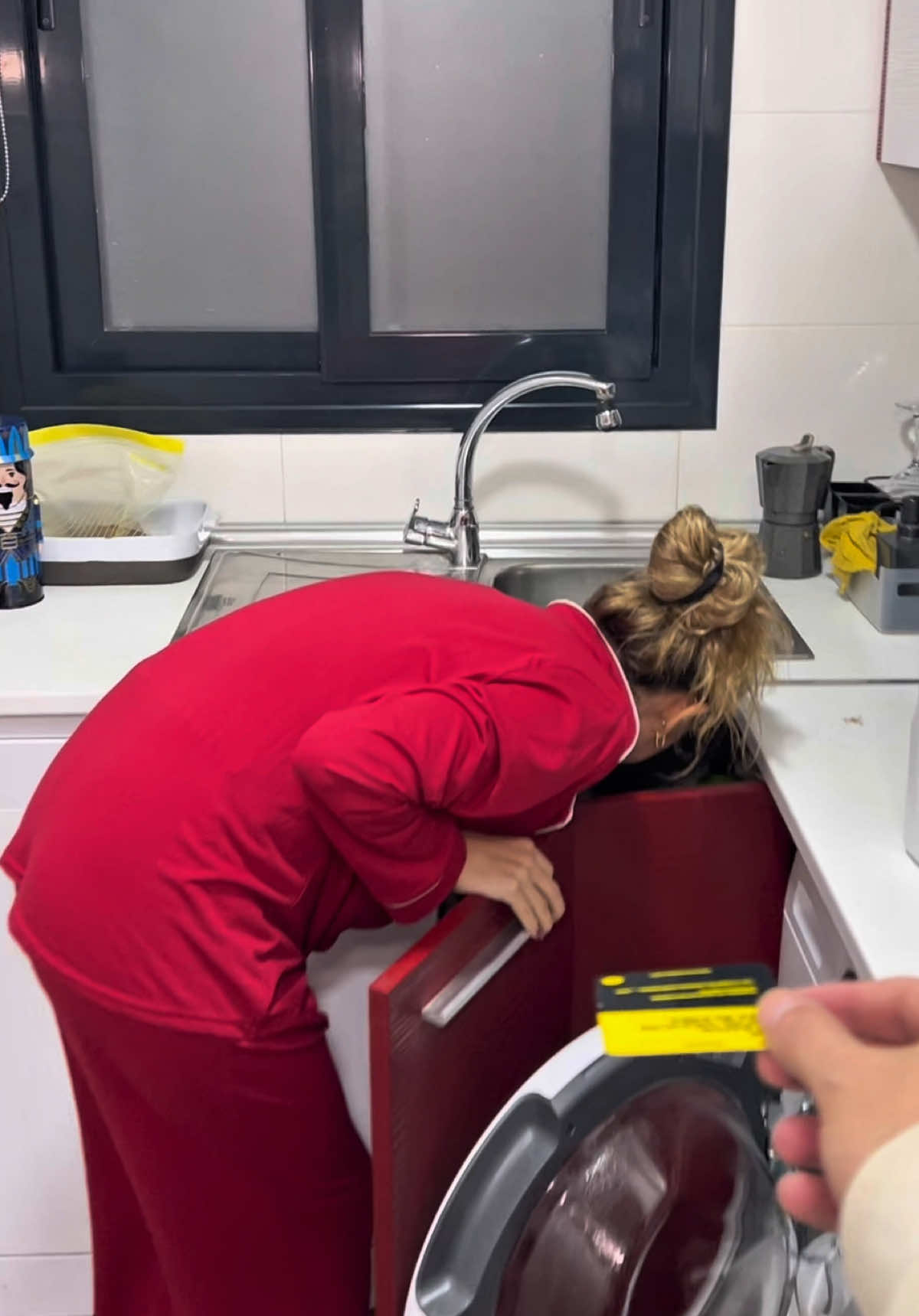 TikTok post by @crisls96 for SERVD CARDS. Caption reads: [...] al final me he sentido fatal!! @SERVDCARDS....