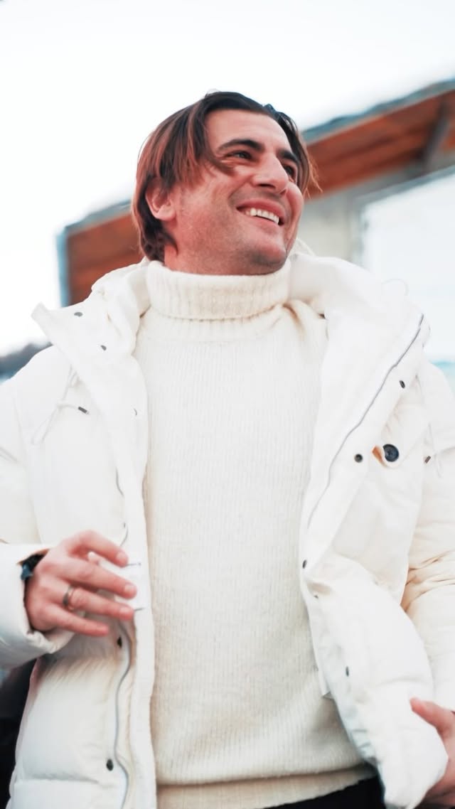 Instagram post by @n.ventola for Ploom. Caption reads: Con @ploom_ita si vola anche a Courmayeur

#adv....