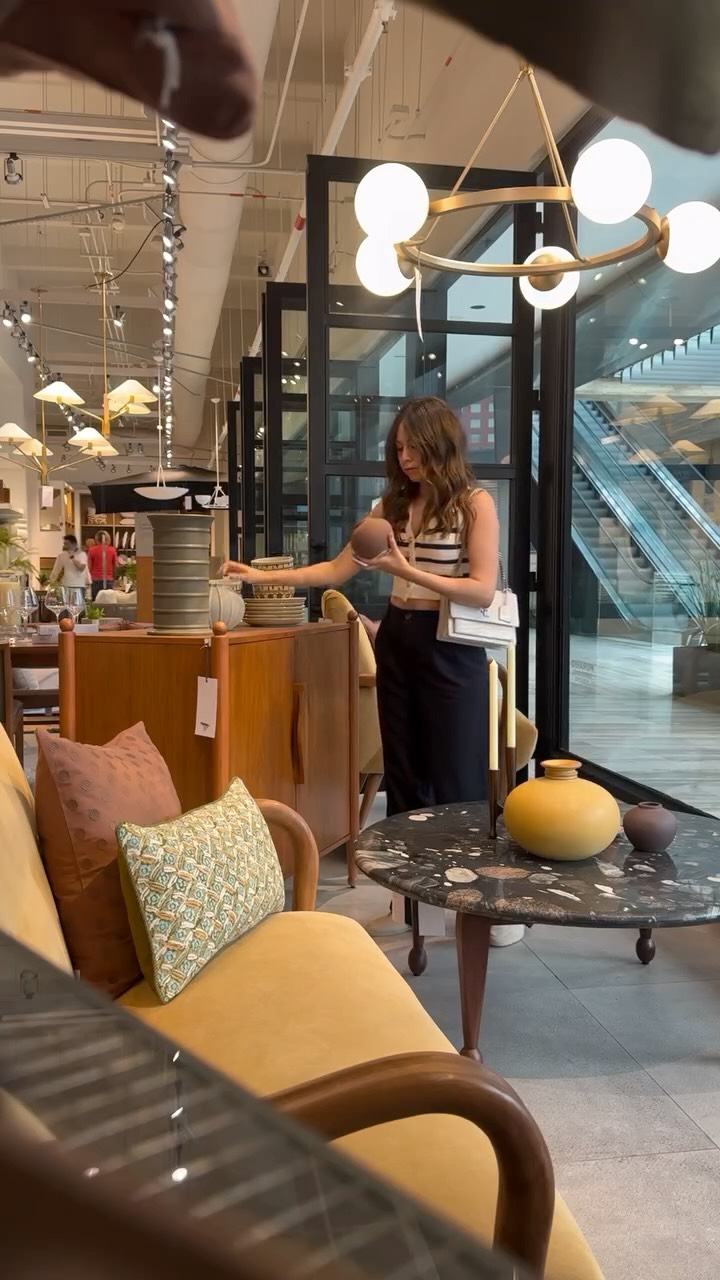 Instagram post by @zaydavillasenor for West Elm. Caption reads: READING NOOK 📚 Acompáñenme a crear un pequeño....