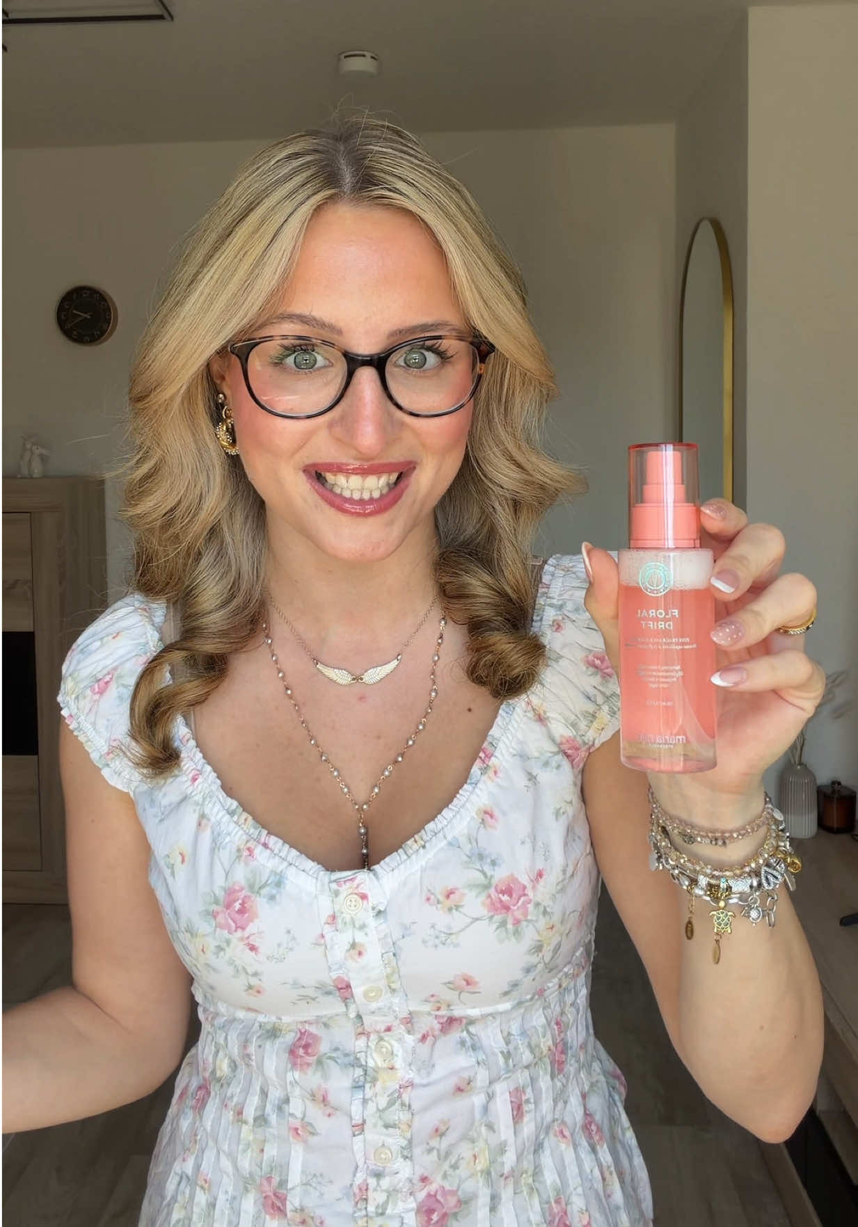 TikTok post by @lilli.lnst for Maria Nila. Caption reads: [...] Tutorial? Alle Produkte von @Maria Nila....