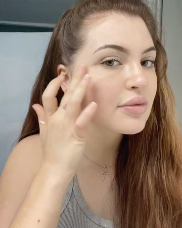 Instagram post by @allie__brooke for Balance Me Natural Skincare. Caption reads: Here’s my glowy and natural look from day to day....