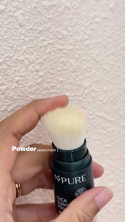 Instagram post by @sonianrms for NPURE. Caption reads: [...] feeling & makeup tetap on seharian......
