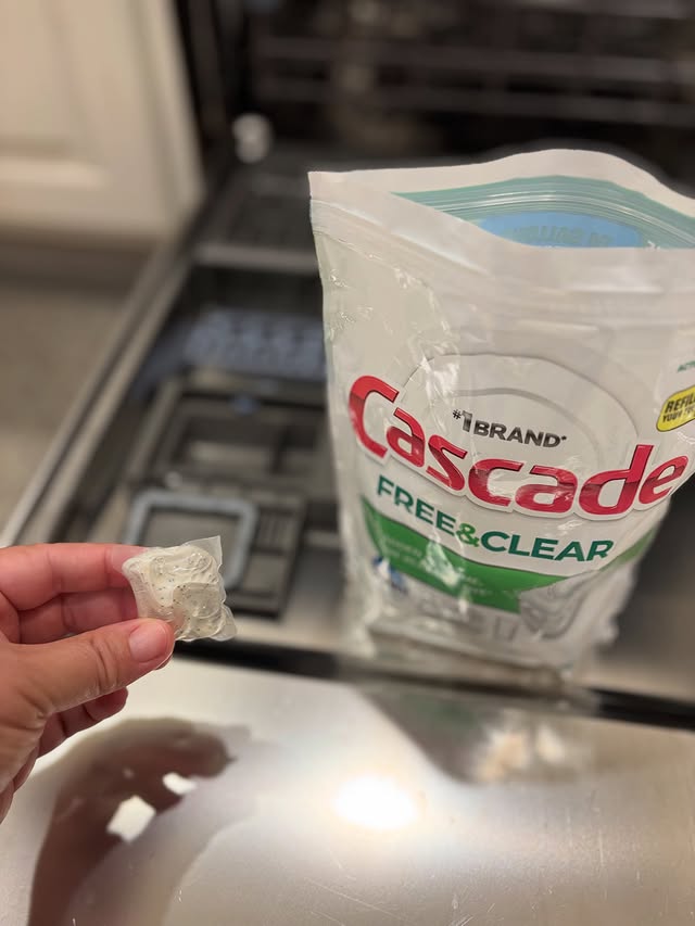 Instagram post by @mrsgreaux for Cascade. Caption reads: [...] overpowering scent. 🤍 @influenster....