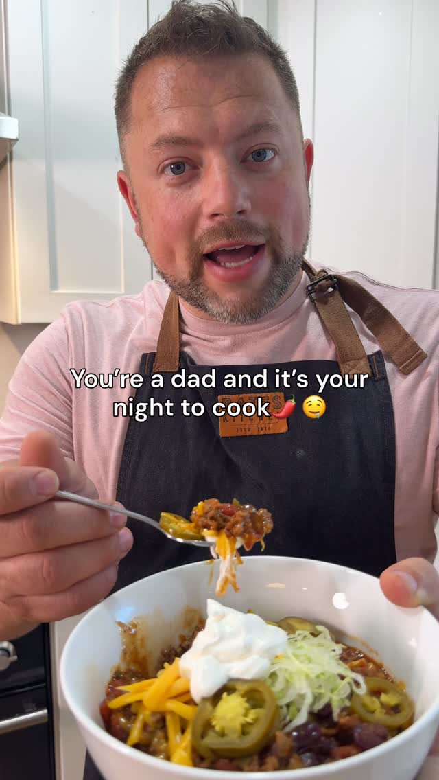 Instagram post by @thebateskitchen for Kroger. Caption reads: You can’t beat a good bowl of chili and this one....