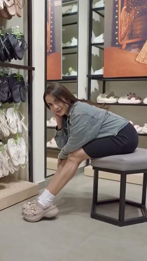 Instagram post by @aswathibalakrishnann for Crocs. Caption reads: Last call to redeem 💥 — don’t miss it.

Spotted....