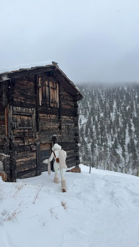 Instagram post by @michelledomingos for boandtee. Caption reads: Aaah yeahh! Back in the slopes with my @boandtee....