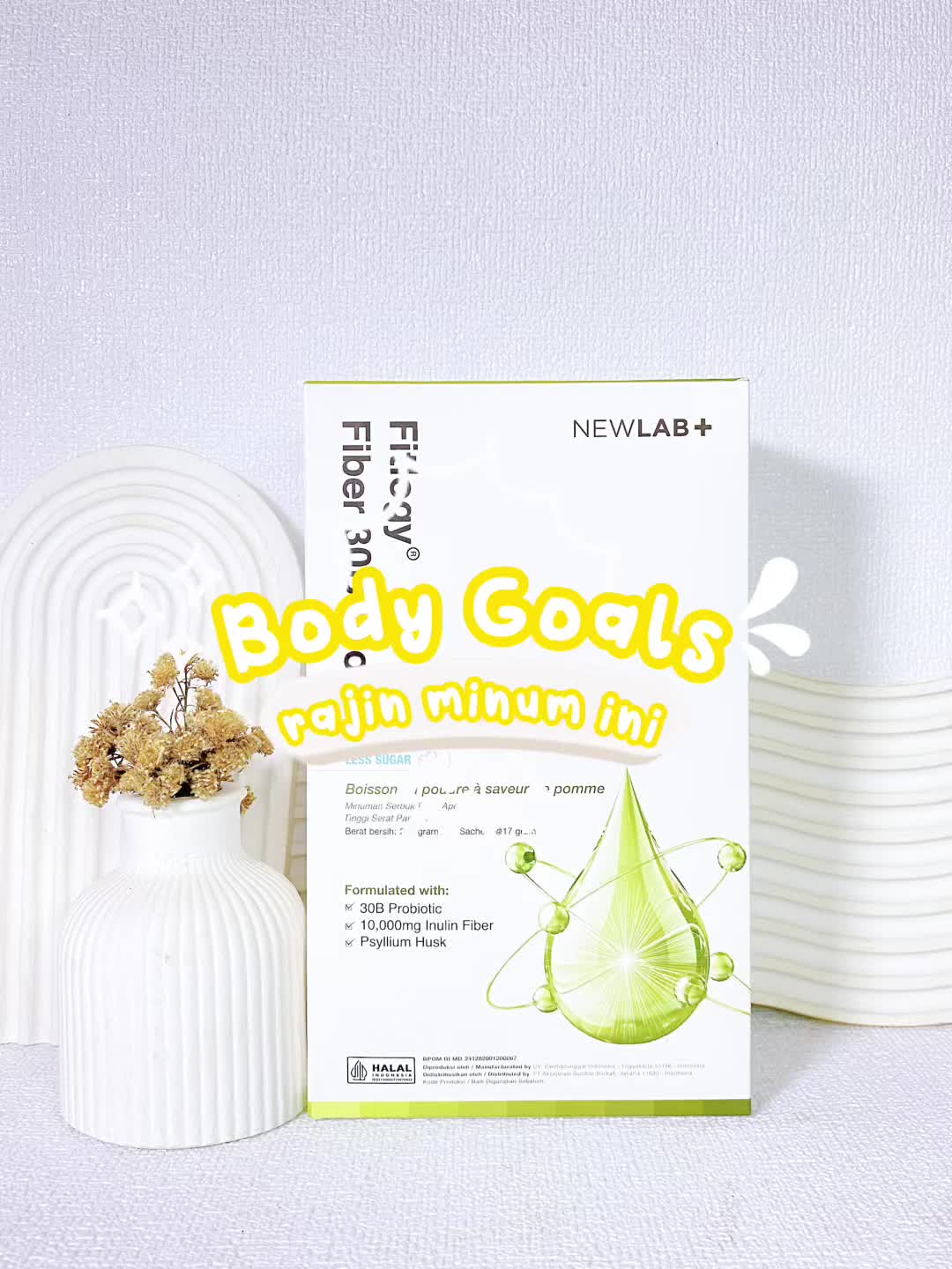 TikTok post by @laarass15 for Newlab. Caption reads: Kalian wajib nyobain produk dari @Newlab yang satu....