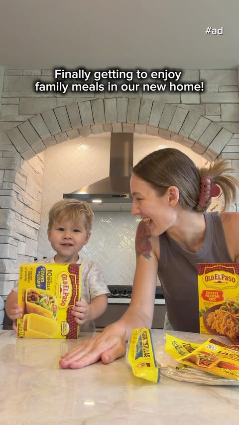 Instagram post by @meaghanranee for Old El Paso. Caption reads: [...] could make it! CHICKEN TACOS 🙌🏼 @oldelpaso....