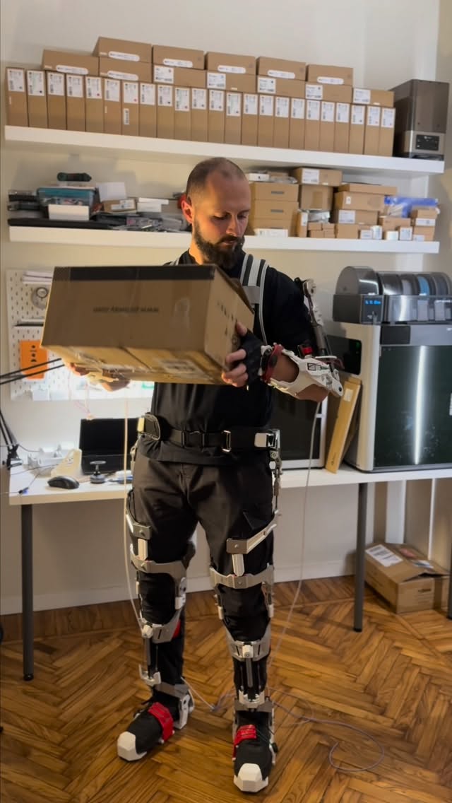 Instagram post by @nozzle_torino for PCBWay. Caption reads: Wait till the end to see Jarvis in action 😉
I....