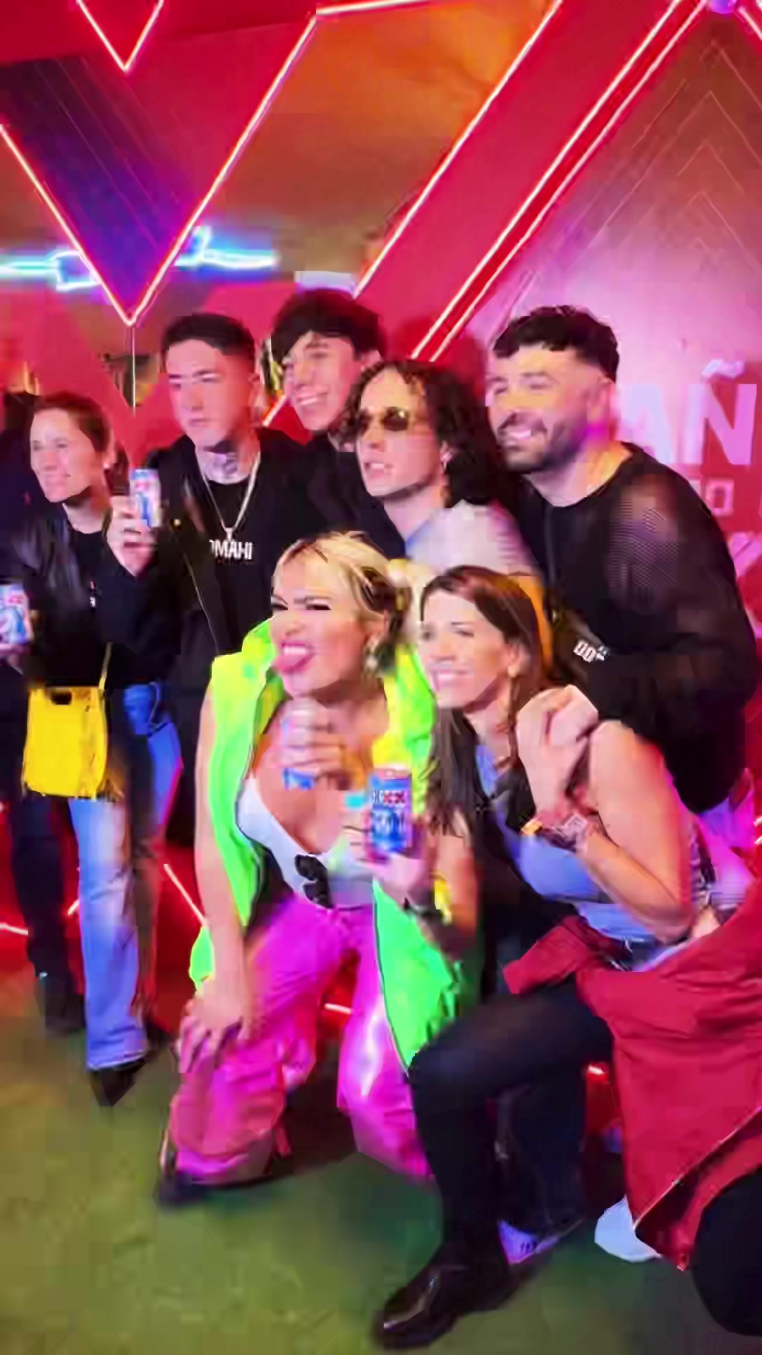 TikTok post by @dgocardenas for Dos Equis. Caption reads: Regrésenme al EDC y mis Mixx Shots 🔥 Ya están....