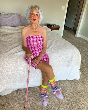 Instagram post by @baddiewinkle for Happy Socks. Caption reads: I can pull any man I want in my @happysocks this....