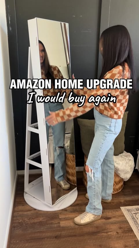 Instagram post by @tiffany_williamson for SONGMICS HOME. Caption reads: Comment “link” and I’ll DM you this rotating LED....