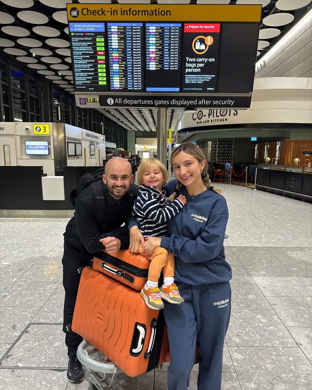 Instagram post by @frankieseamark for it Luggage. Caption reads: London ➡️ Zanzibar ✈️🏝️☀️ @tui_blue AD.