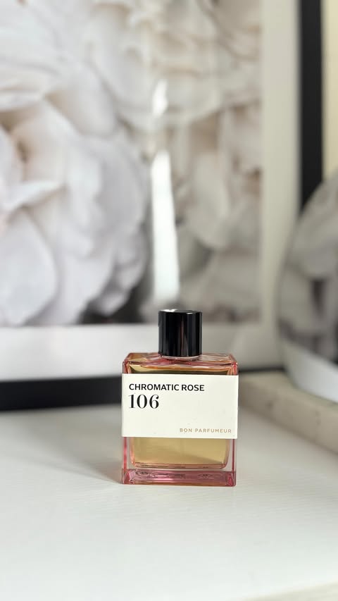 Instagram post by @bossbabestace for Bon Parfumeur. Caption reads: [...] is our fragrance of choice today🌷🌸....