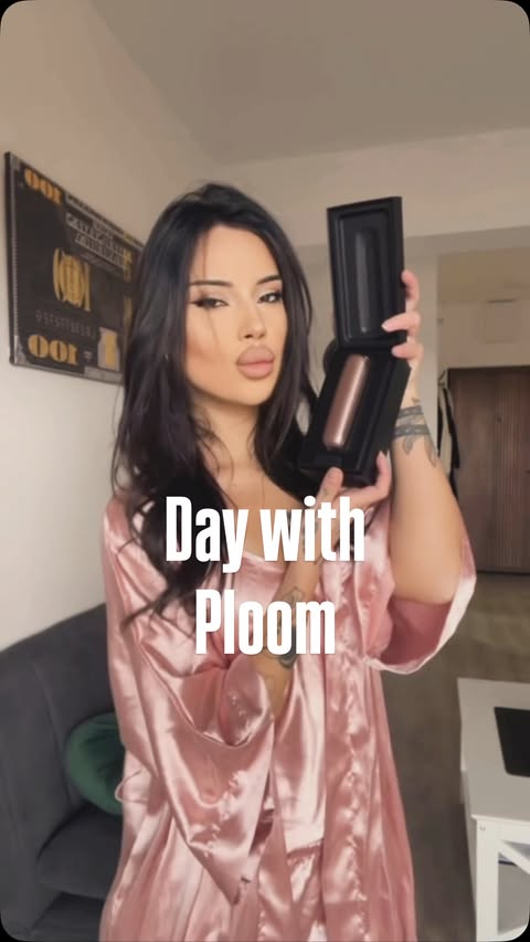 Instagram post by @badgalmne for Ploom. Caption reads: Za apsolutno svaku priliku. New @ploom.me AURA....
