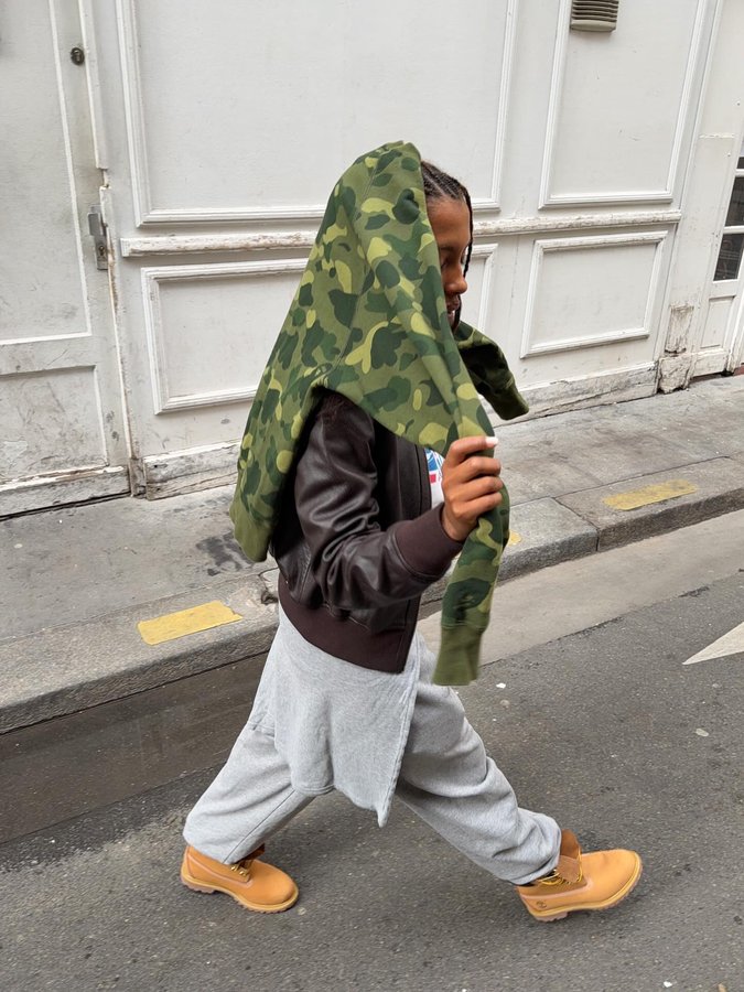 Instagram post by @mv.tiangue for Courir. Caption reads: i’m just a girl 🎀💎💎 @courir @timberland_eu....