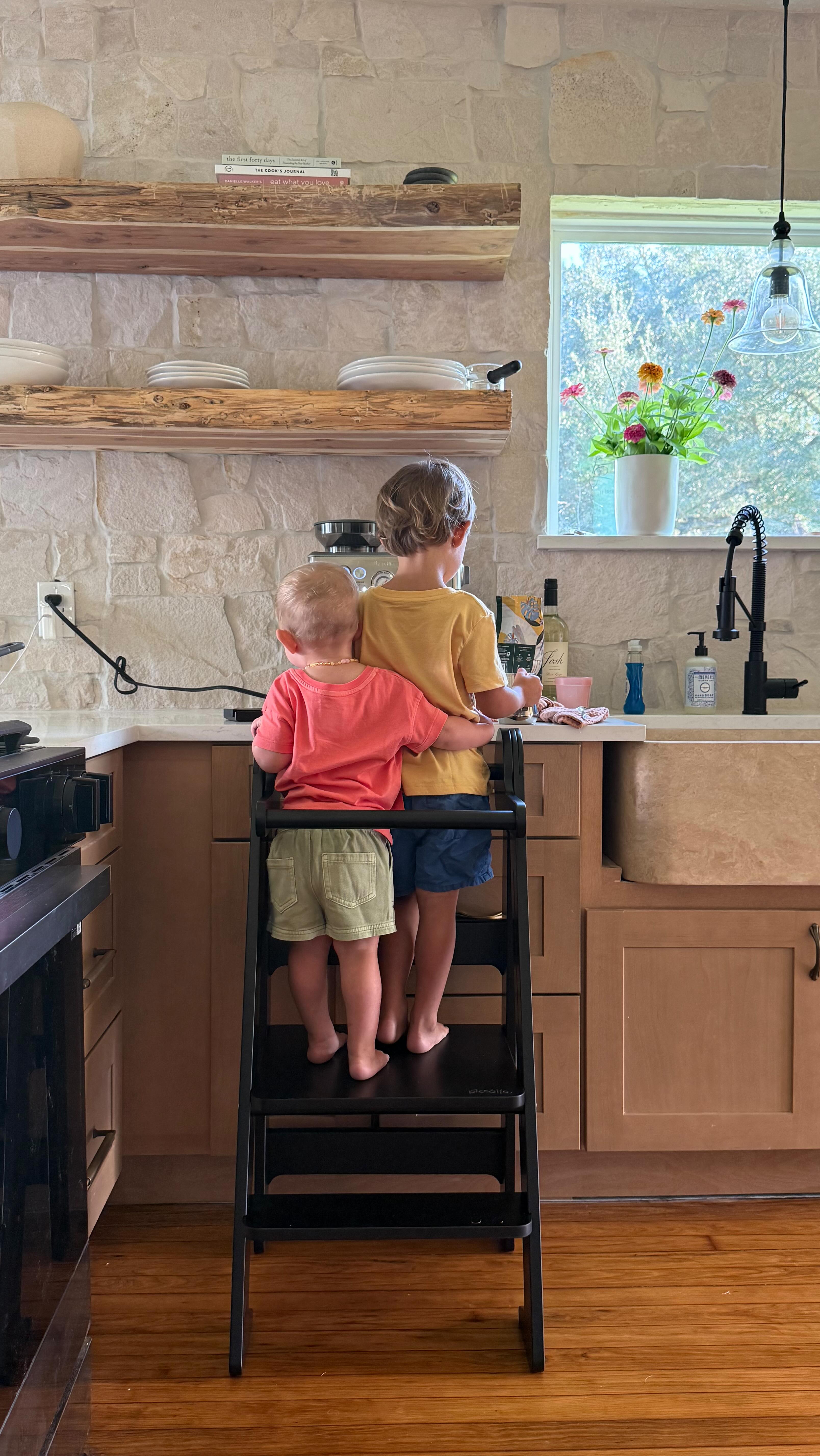 Instagram post by @theboettcherbunch for Piccalio. Caption reads: [...] tiny chefs along the way 🧑‍🍳 🍳 🍓....