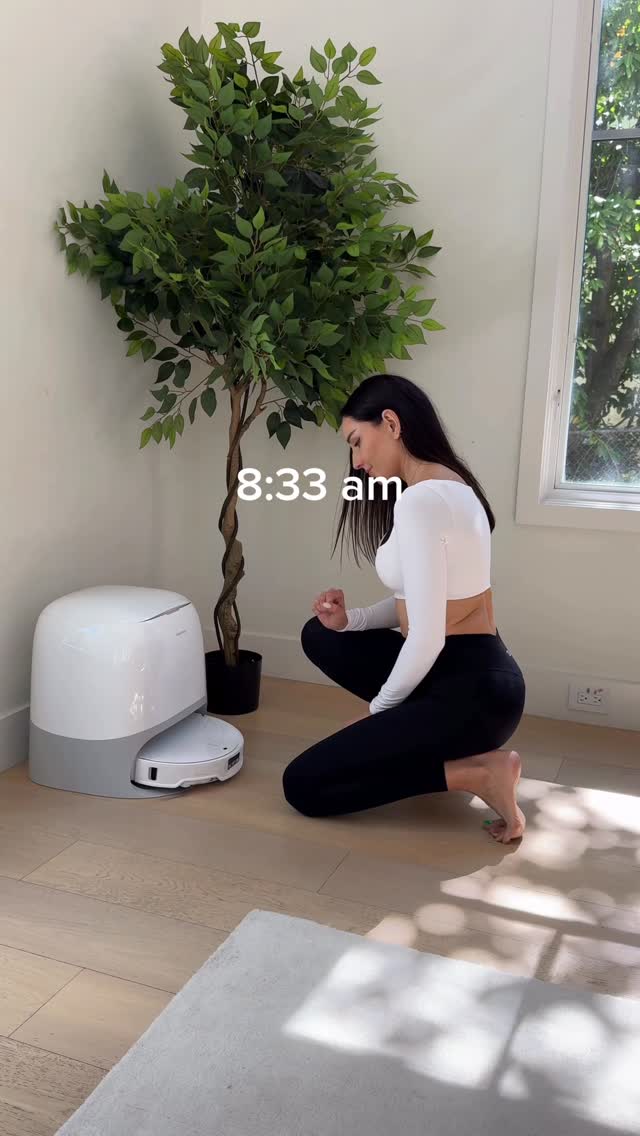 Instagram post by @annatwinsies for Roborock. Caption reads: ASMR MOM MORNING ROUTINE ☀️☕️🐾🧹🍂🛒✨

Elevate....
