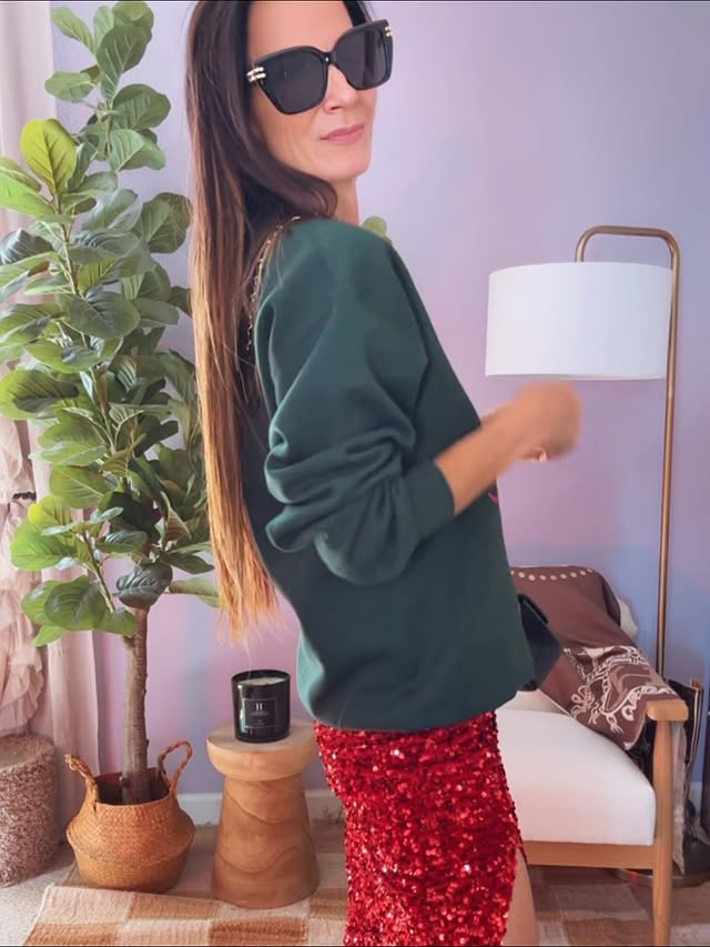Instagram post by an influencer for VICI COLLECTION. Caption reads: [...] #ShopVICI #HolidayLooks #VICICollection....