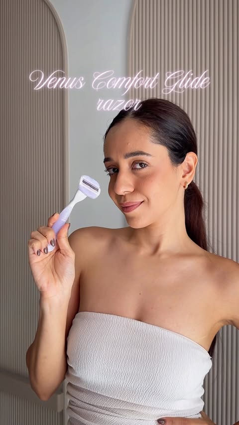 Instagram post by @glowupwithferiyal for Nykaa. Caption reads: [...] ComfortGlide Razor at 25% off on @mynykaa ✨....