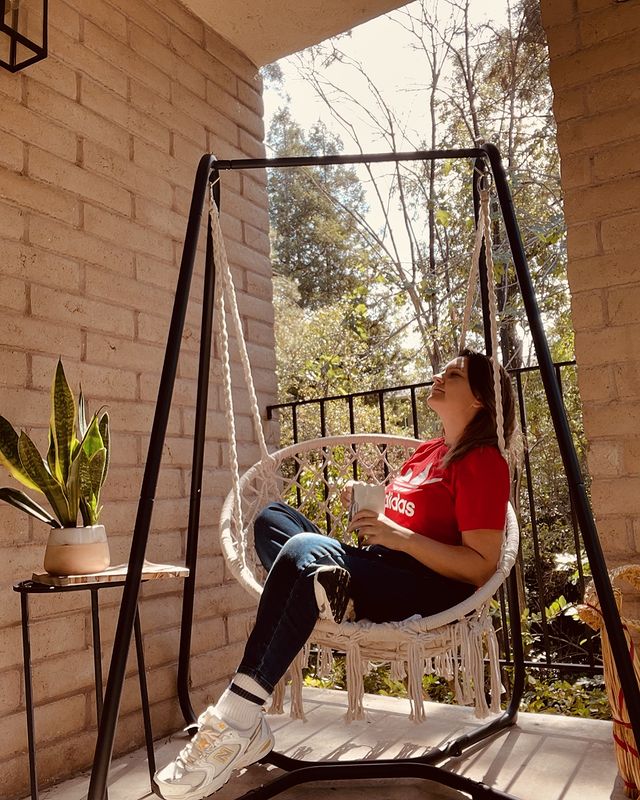 Instagram post by @selin.aydnli for SUNCREAT OUTDOOR. Caption reads: [...] into relaxation. Thank you, @suncreatoutdoor....