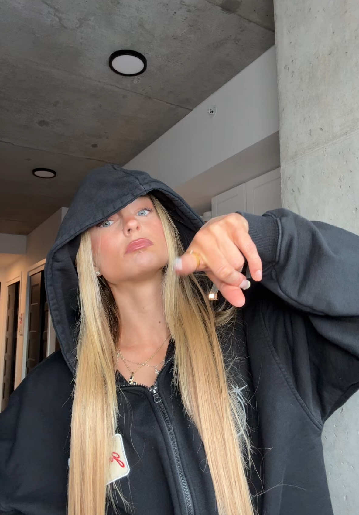 TikTok post by @sme_fit_ for Kontrolled Insanity. Caption reads: @Controlled insanity TIKTOK SHOP IS LIVE🚨🚨🚨.