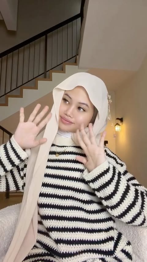 Instagram post by @ssab.breenaa for Shopee Malaysia. Caption reads: Dulu I siap memang lama but now! Kejap je sebab....